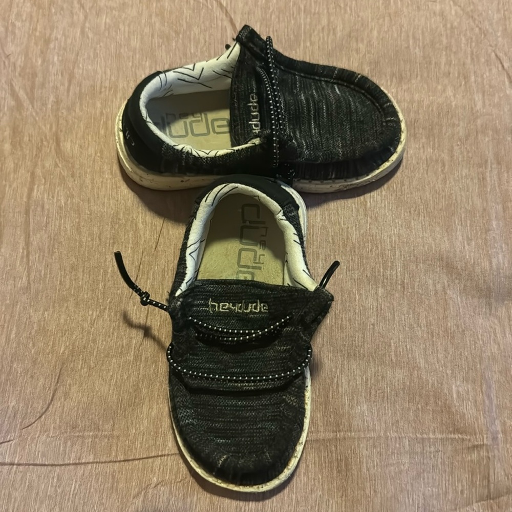 Toddler size 6 Hey Dudes Wally Toddler Stretch Black